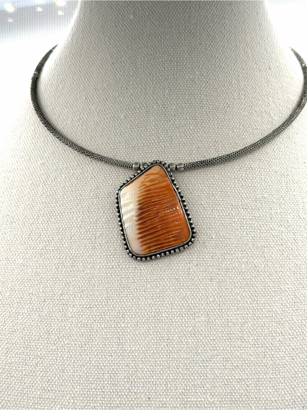 India Asymmetrical Spiny Oyster Shell Pendant Memory Choker Collar Necklace